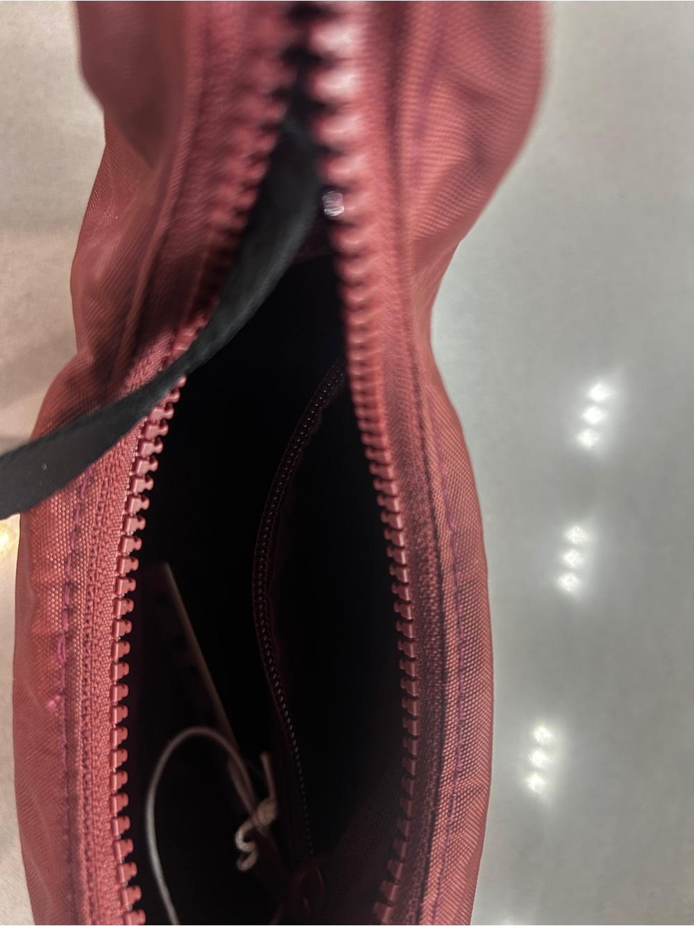 BAGGU Maroon Shoulder Bag - Picture 9 of 12